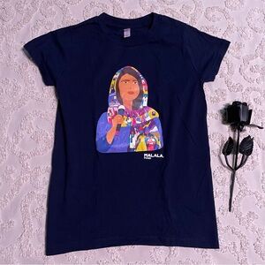 Malala Yousafzai shirt small